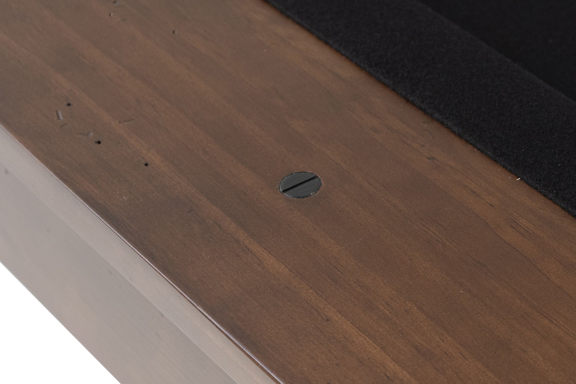 Legacy Billiards Colt II pool table – Colt II BT GS Site Closeup